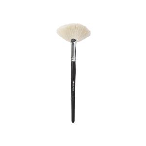 Morphe M310 Large Soft Fan Highlighter Brush – Extra-Wide Makeup Brush with Natural Bristles for Highlighting & Powder Application (1 Count)